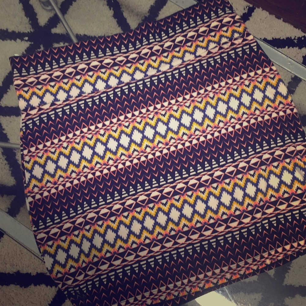 Cute fitted short skirt